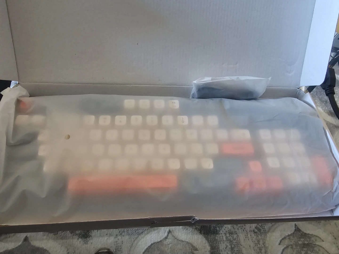 FREEWOLF M96 Wireless Mechanical Keyboard - photo 3