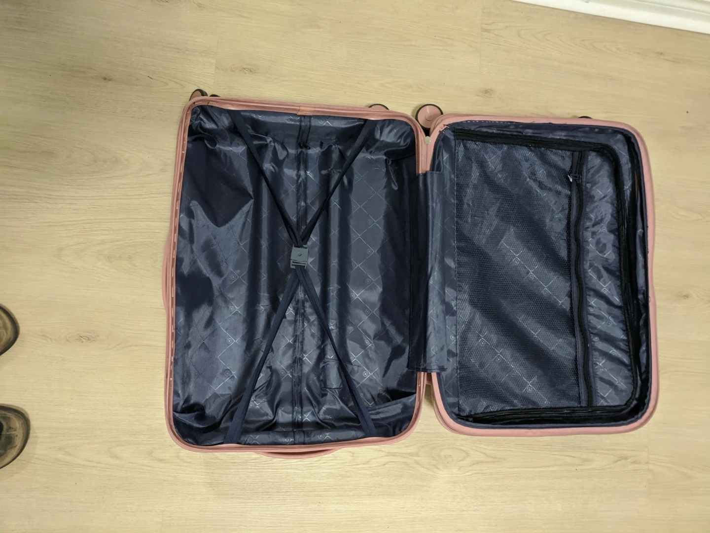 American Tourister Luggage - photo 5