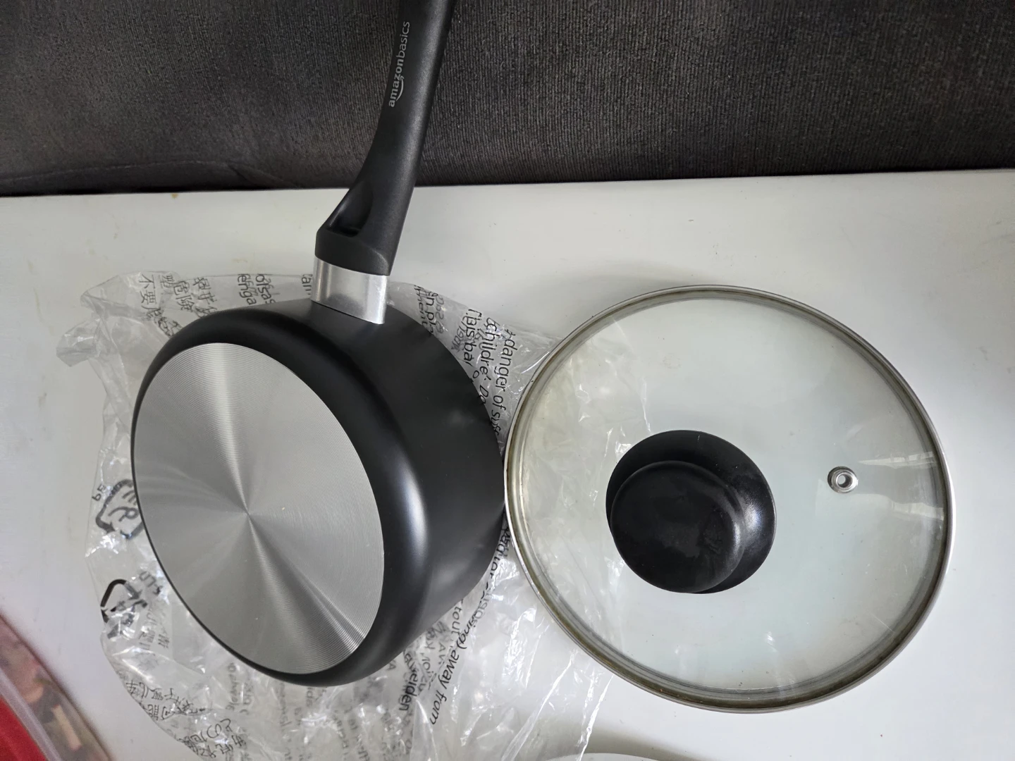 AmazonBasics Non-Stick Saucepan with Glass Lid - photo 2