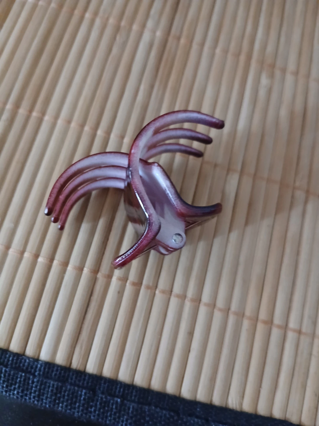 Maroon Plastic Hair Claw Clip🏈