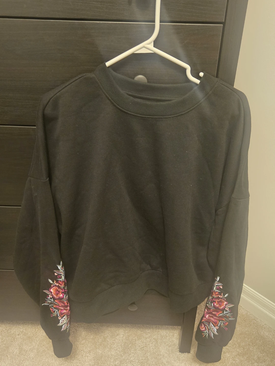 Black Floral Embroidered Sweatshirt