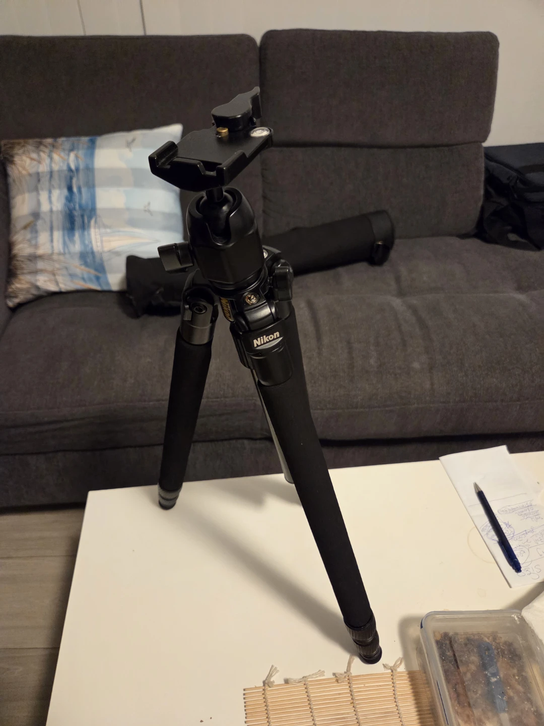 Nikon Camera Tripod - photo 5