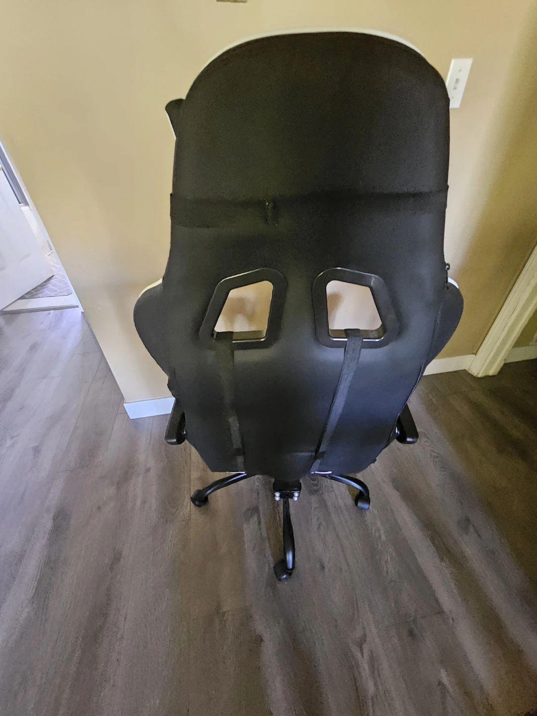 GTRACING Gaming Chair with Footrest - photo 3