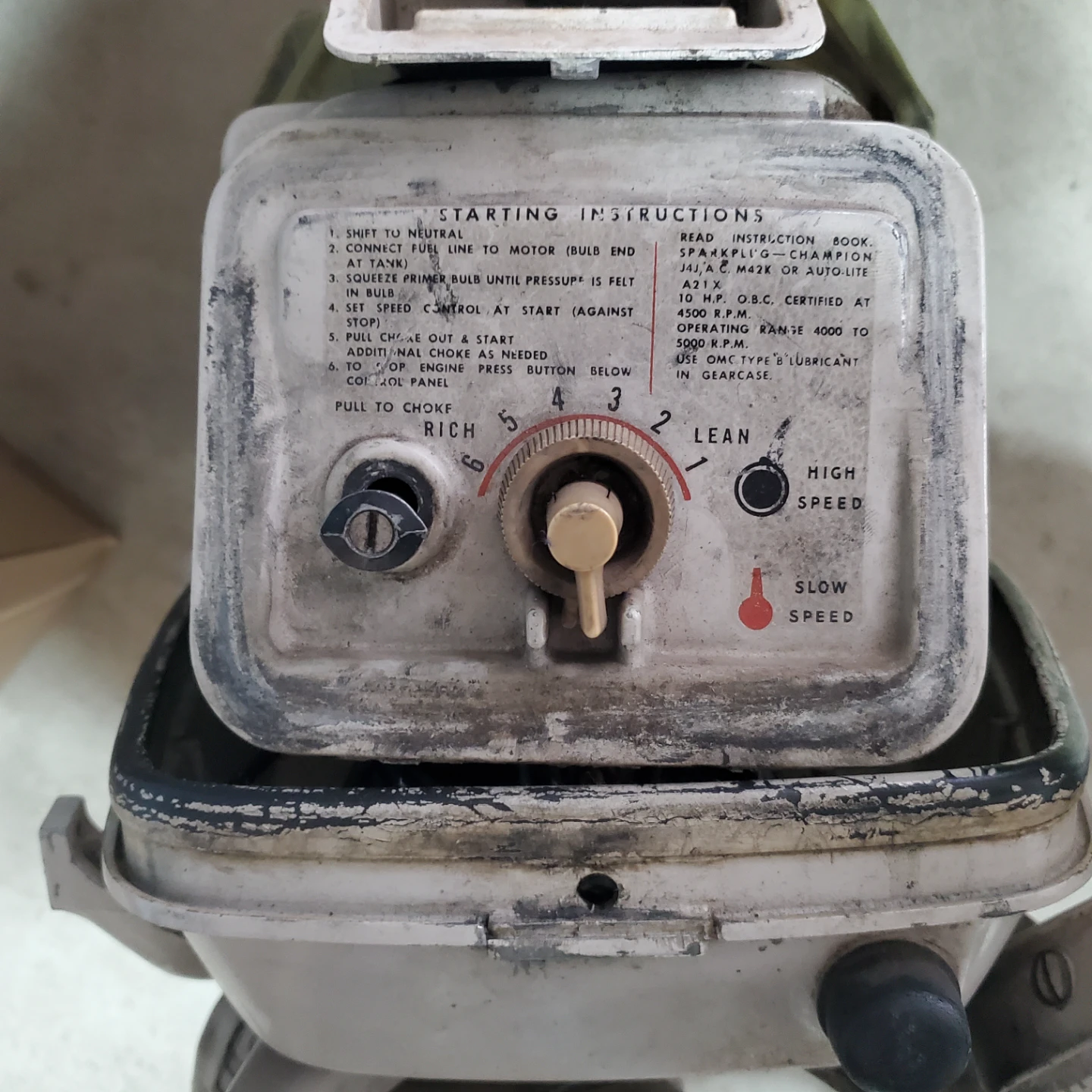 Vintage OMC 10 HP Outboard Motor - photo 2