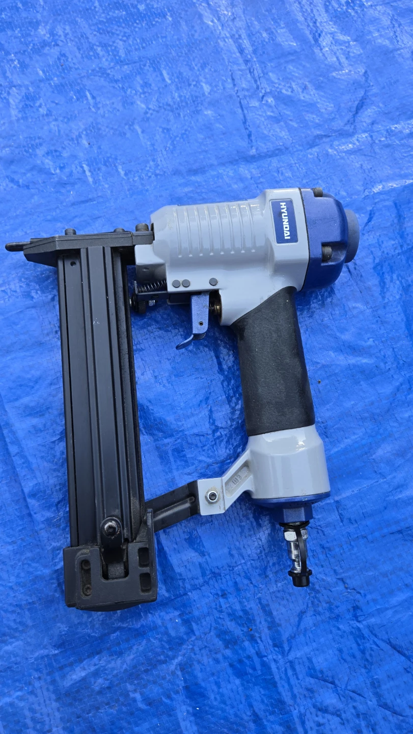 Hyundai 2-in-1 Brad Nailer/Stapler - photo 2