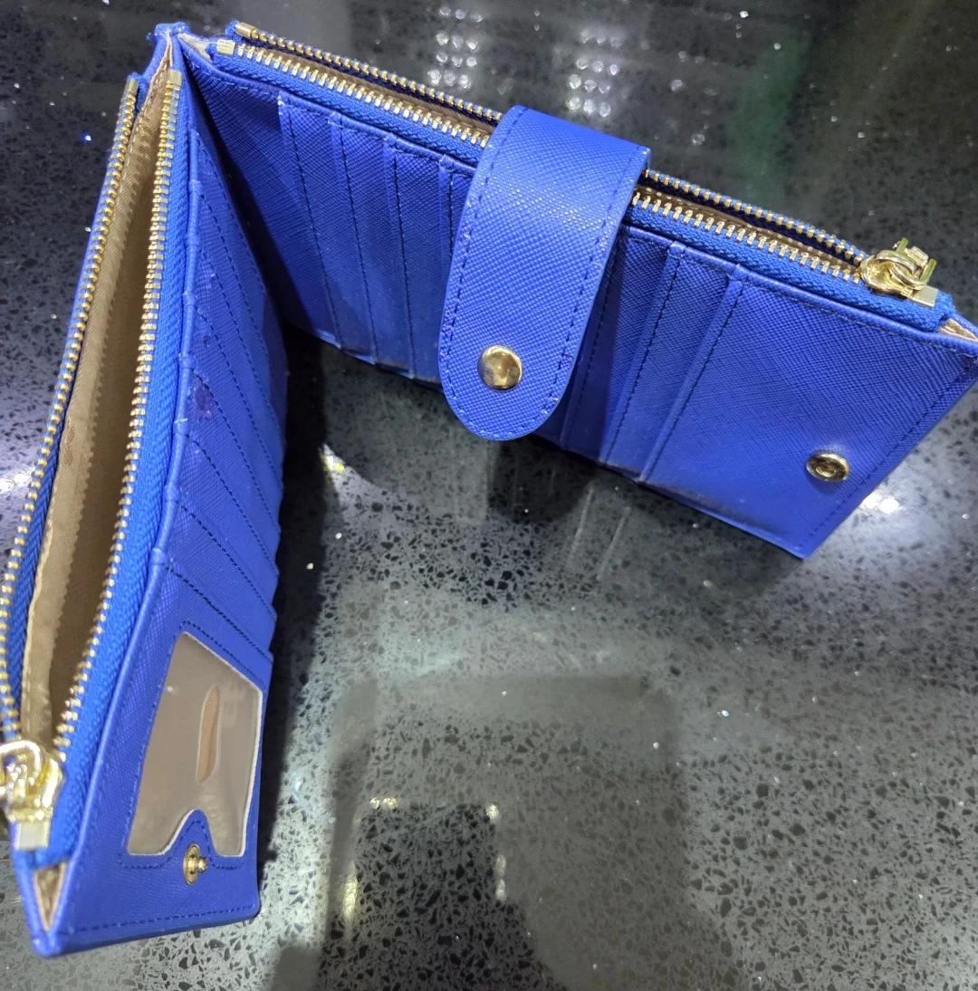 FREE Blue wallet (women's) - photo 2