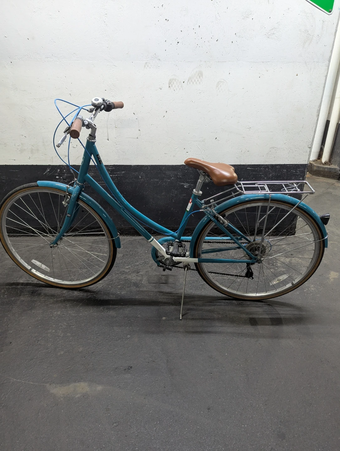 Critical Beaumont 7-Speed City Bike