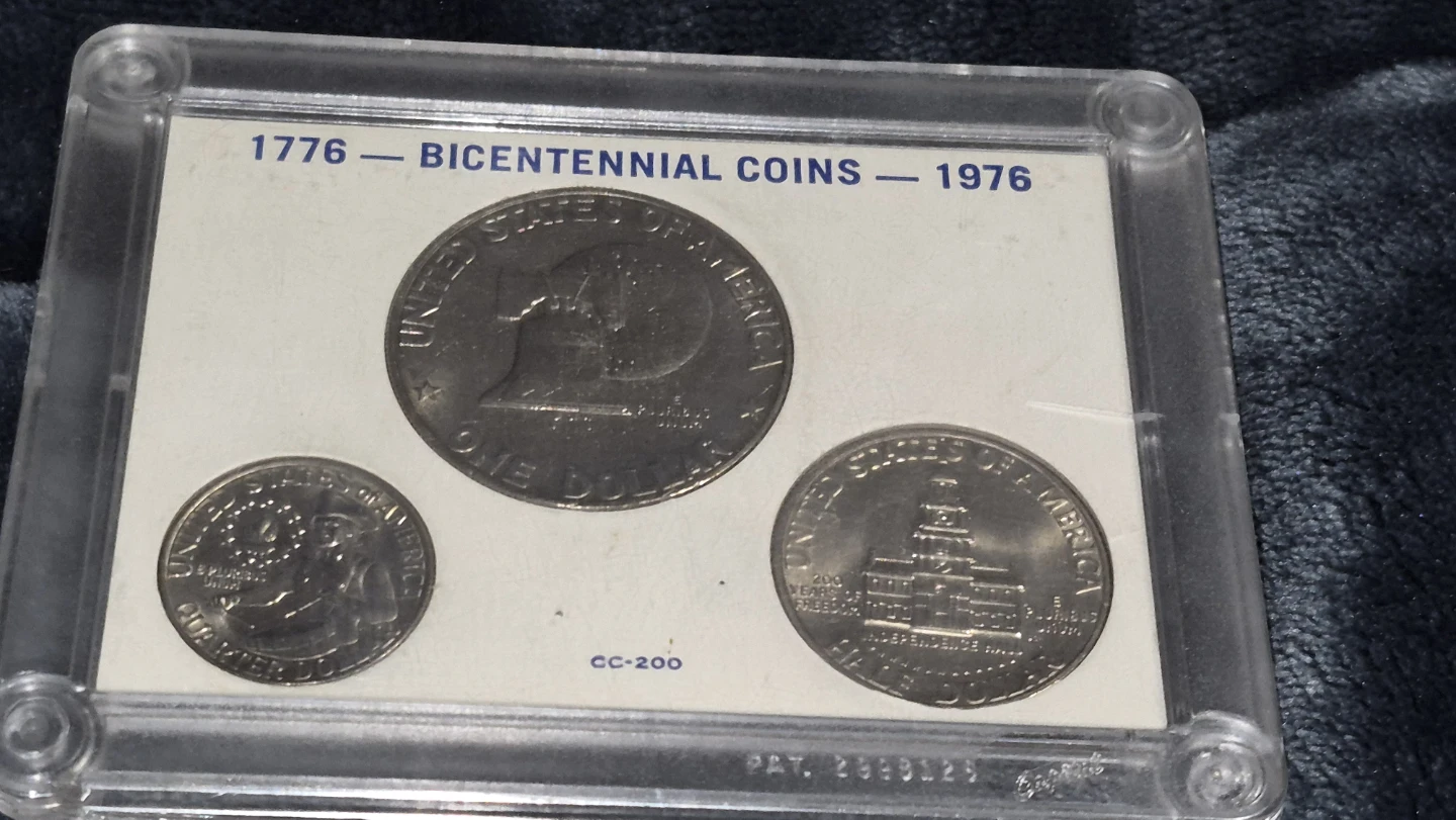 1776-1976 Bicentennial Coins and Silver Bar - photo 3