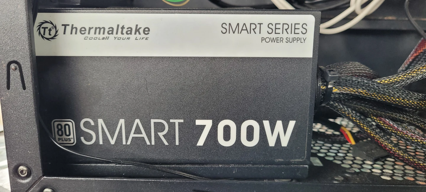 Thermaltake Smart Series 700W Power Supply