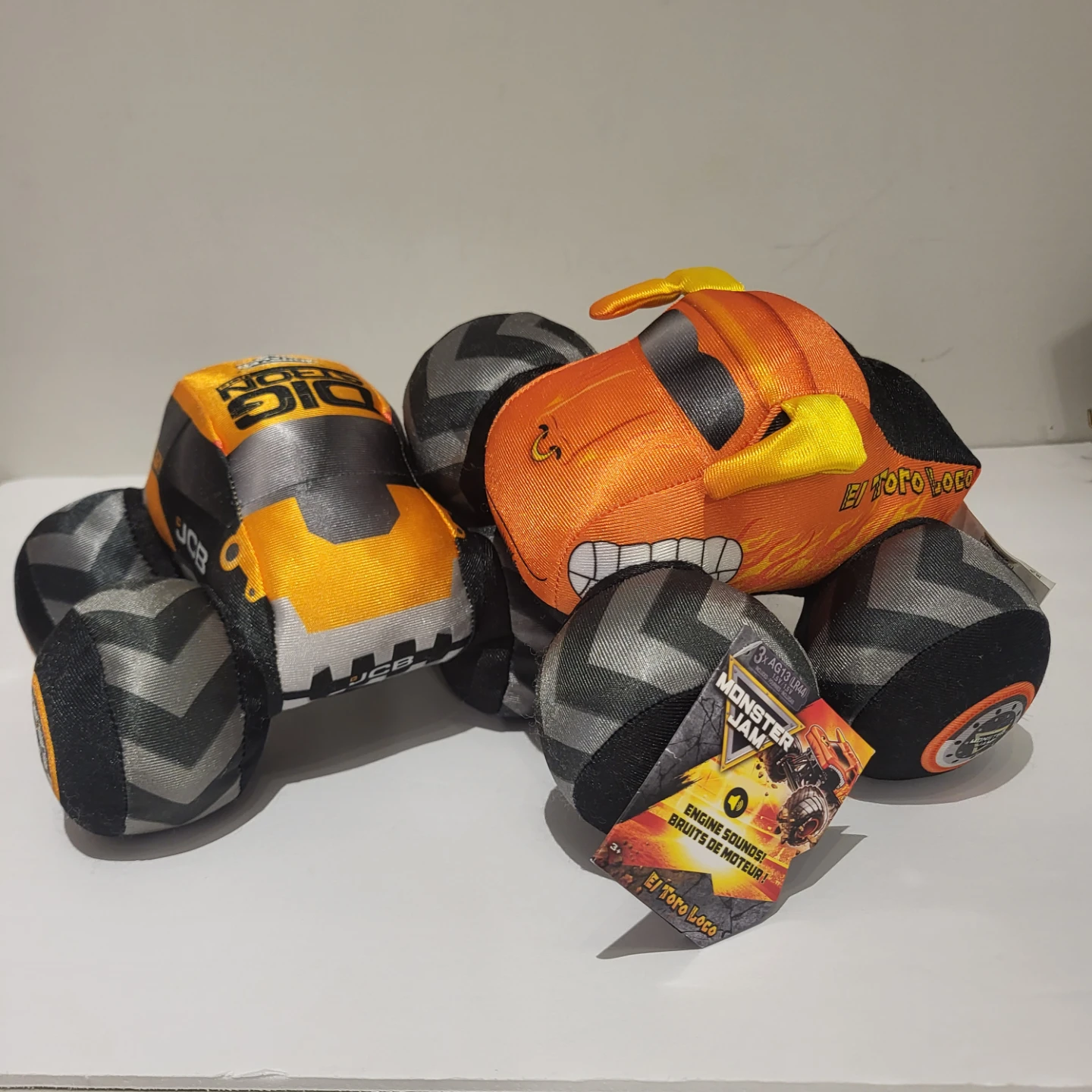 2 Monster Jam Plush Toys JCB and El Toro Loco - photo 2