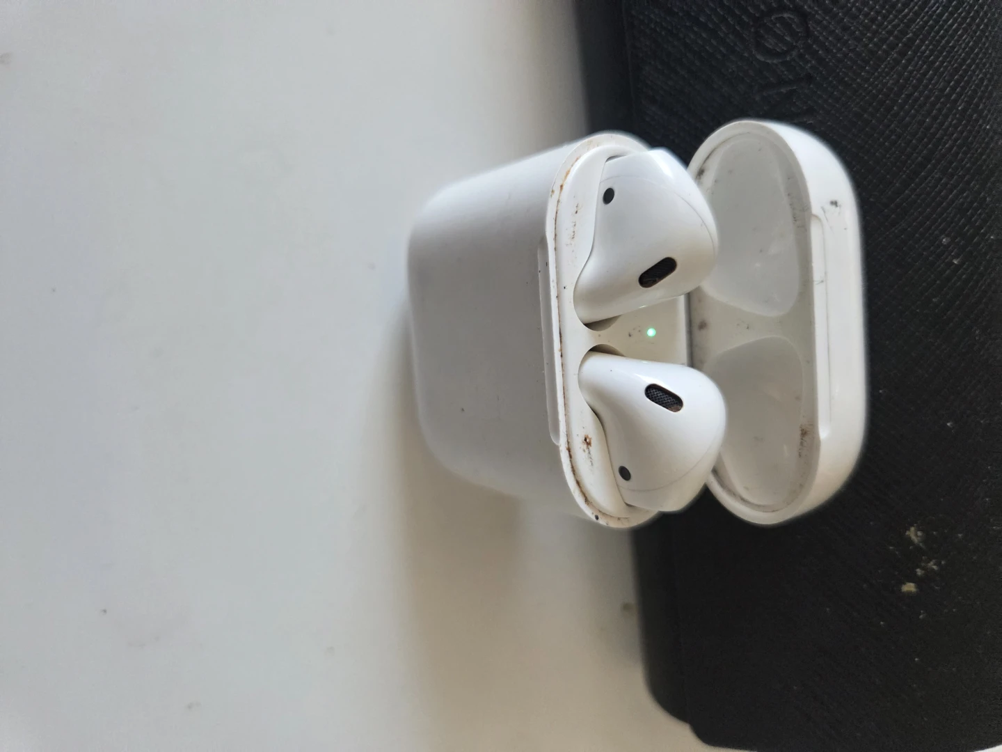 Apple AirPods - photo 5