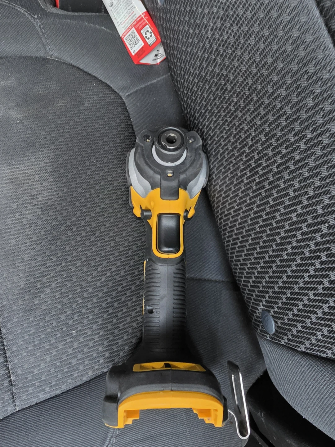 DEWALT 20V Max Brushless Impact Driver DCF850 - photo 4