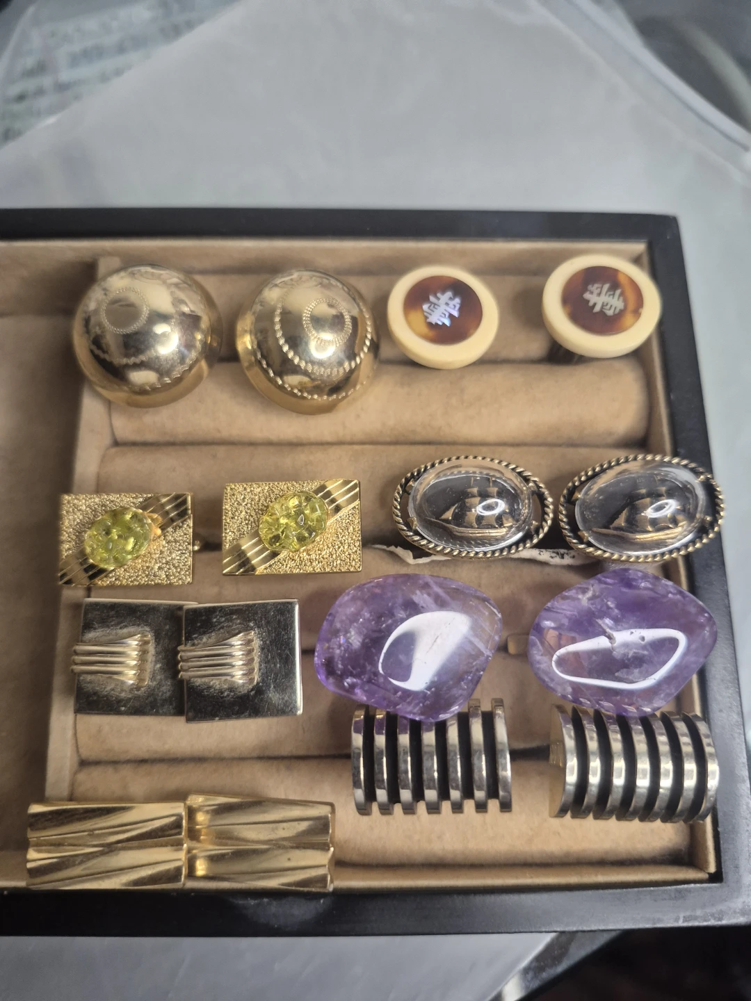 Vintage Men's Cufflink Collection - photo 2