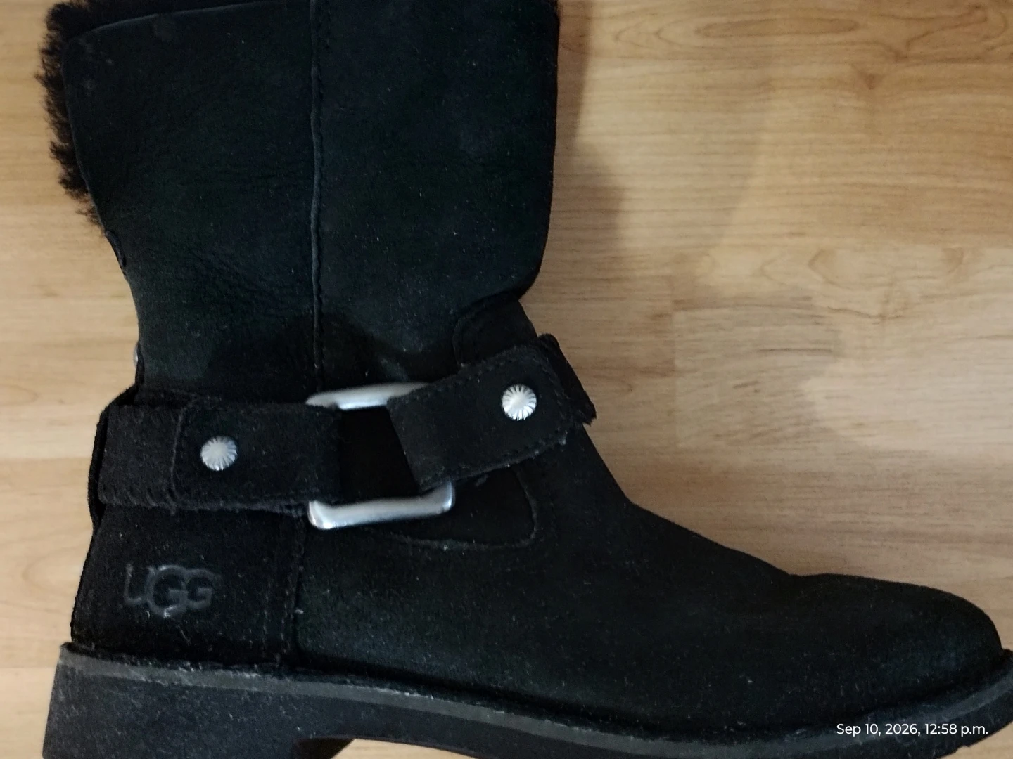 UGG Australia Black Fur-Lined Buckle Boots – Size 7 - photo 5
