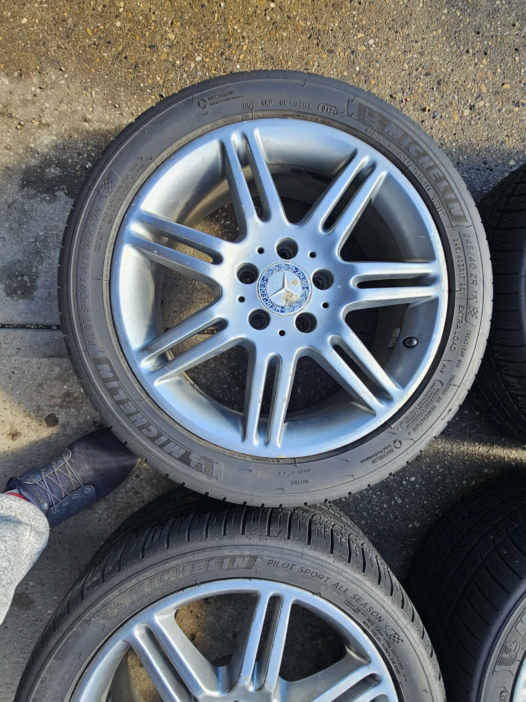 Benz Alloy Wheels with Tires 225/45ZR17 and two 245/40ZR17 sizes - photo 2