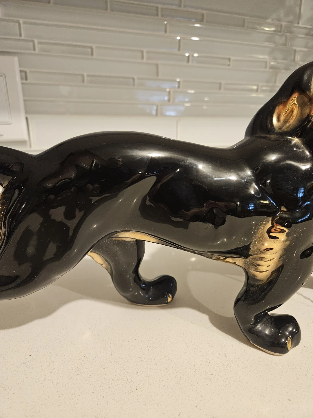 Striking black-and-gold ceramic lion - photo 4