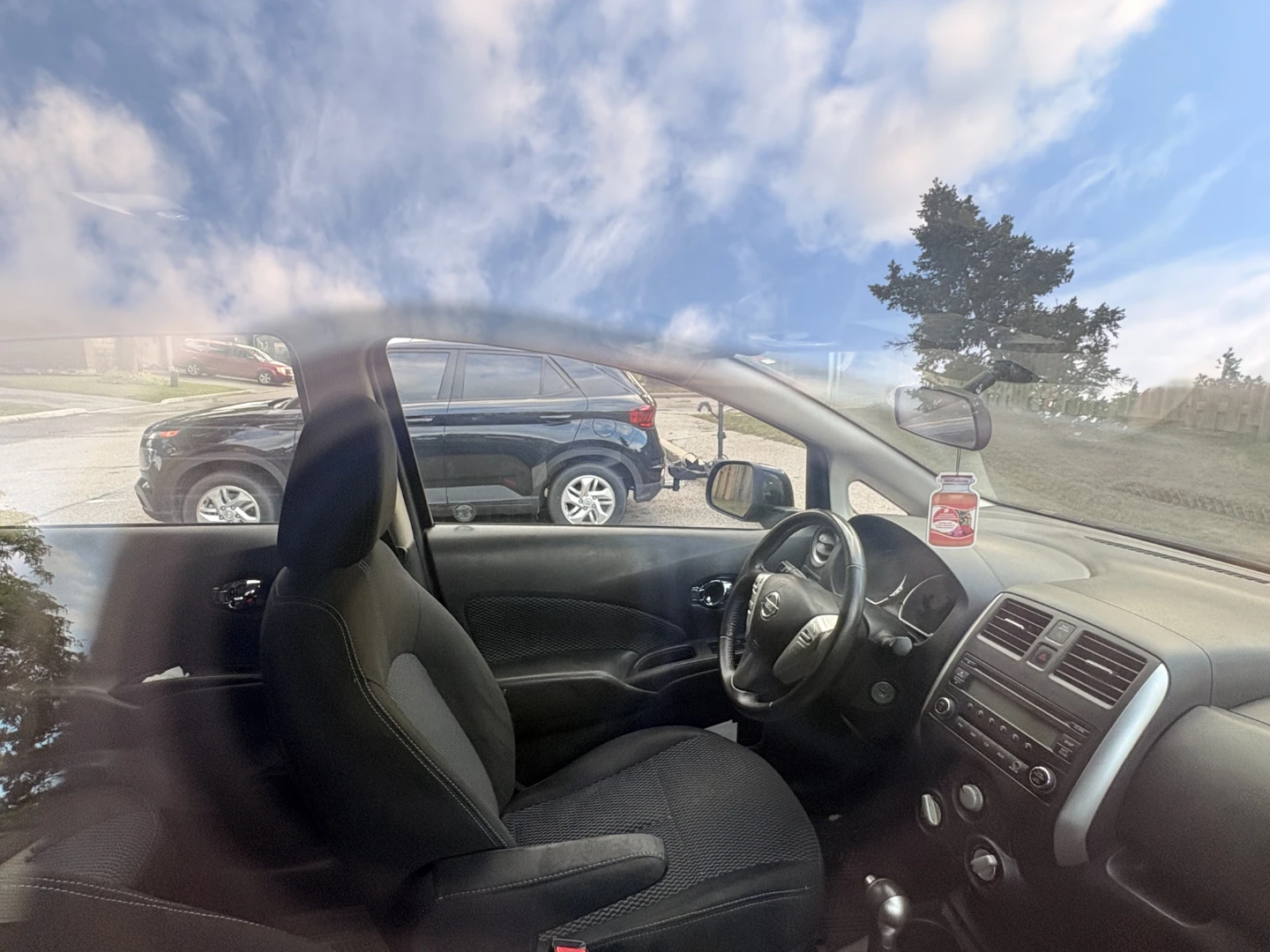 Black Nissan Versa Note Hatchback - photo 4