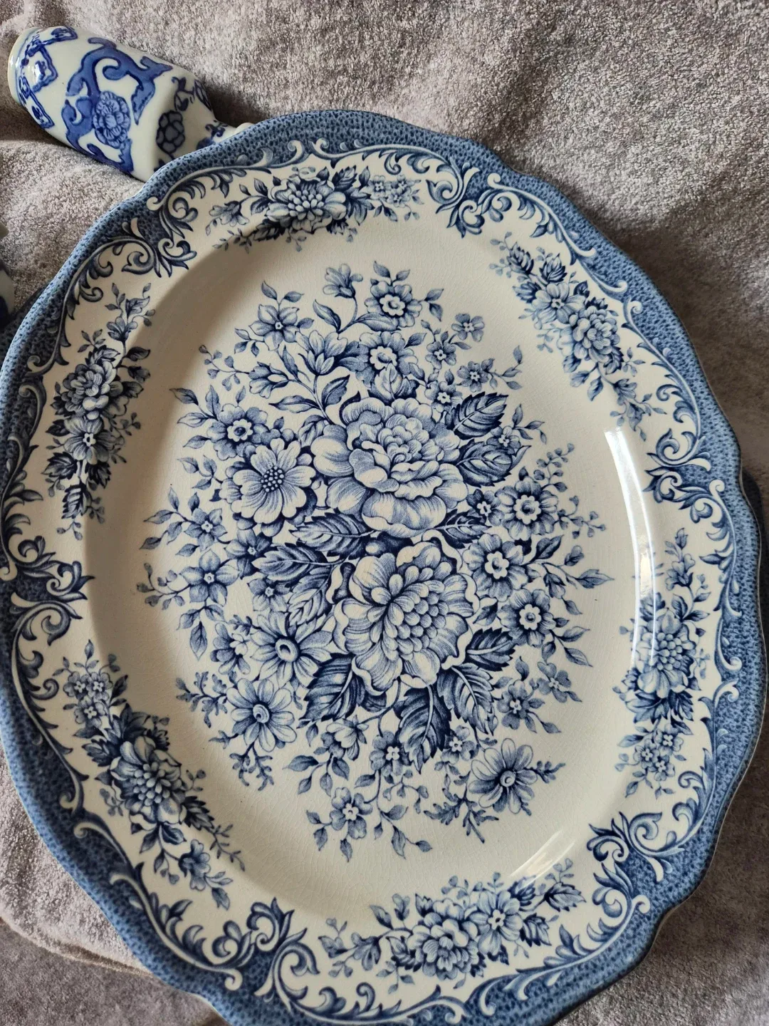 Vintage J&G Meakin Avondale Blue & White Ironstone Set - photo 4
