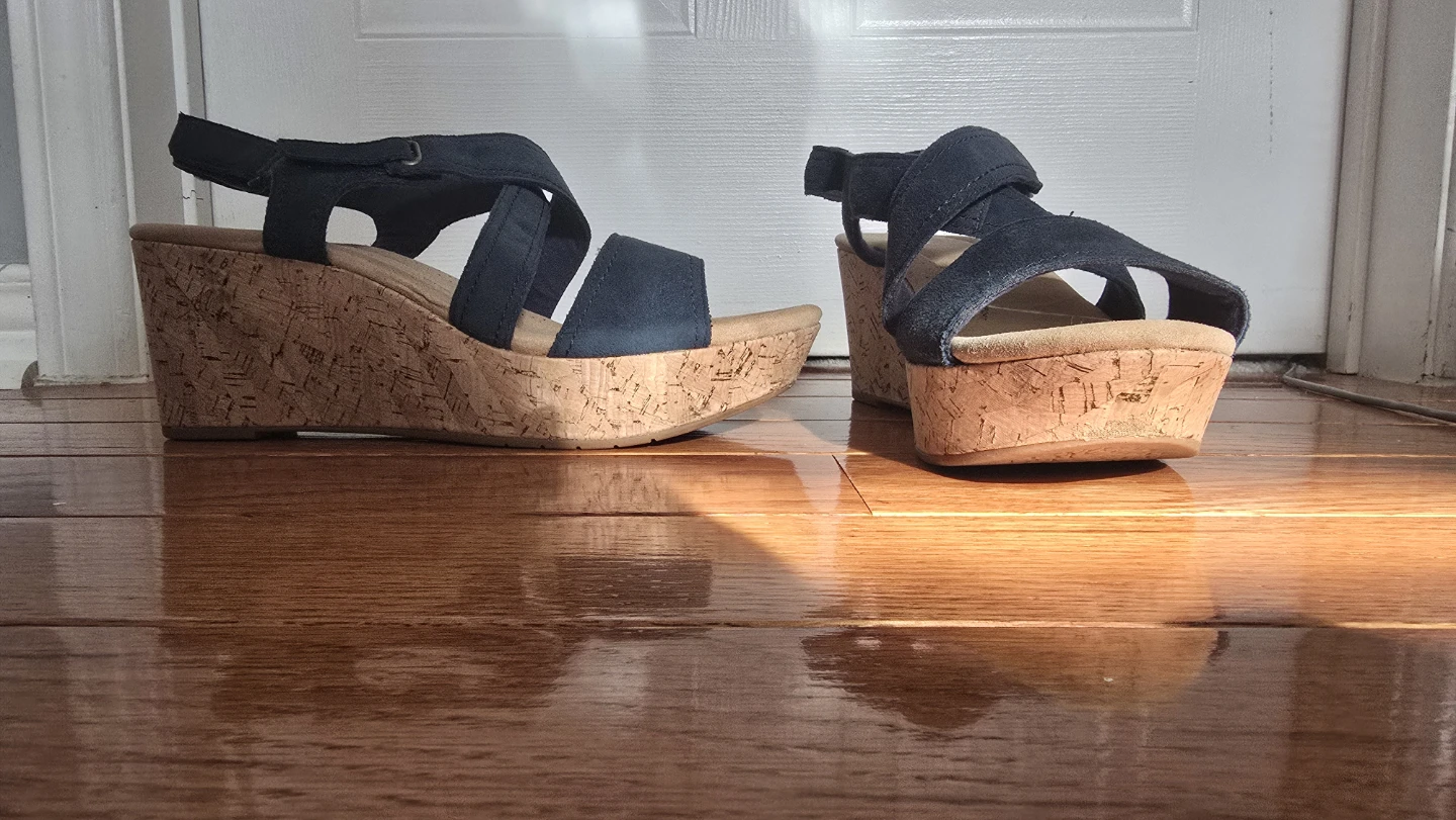 Clarks Collection Navy Wedge Sandals size 10 🏈 - photo 2