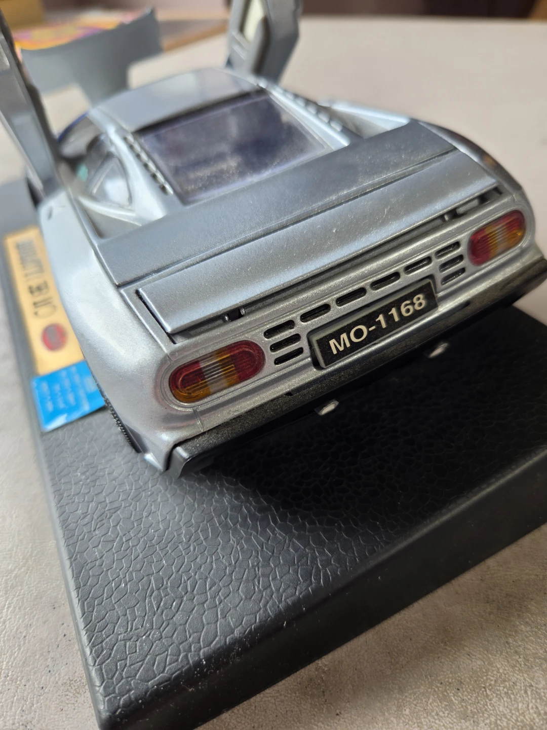 1990s Anson 1/18 Bugatti EB 110 model car - photo 5