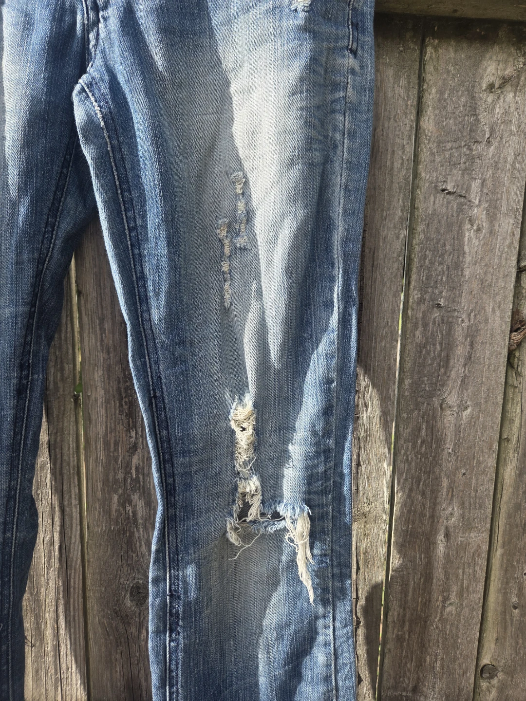 DaVinci Distressed Denim Jeans - photo 2