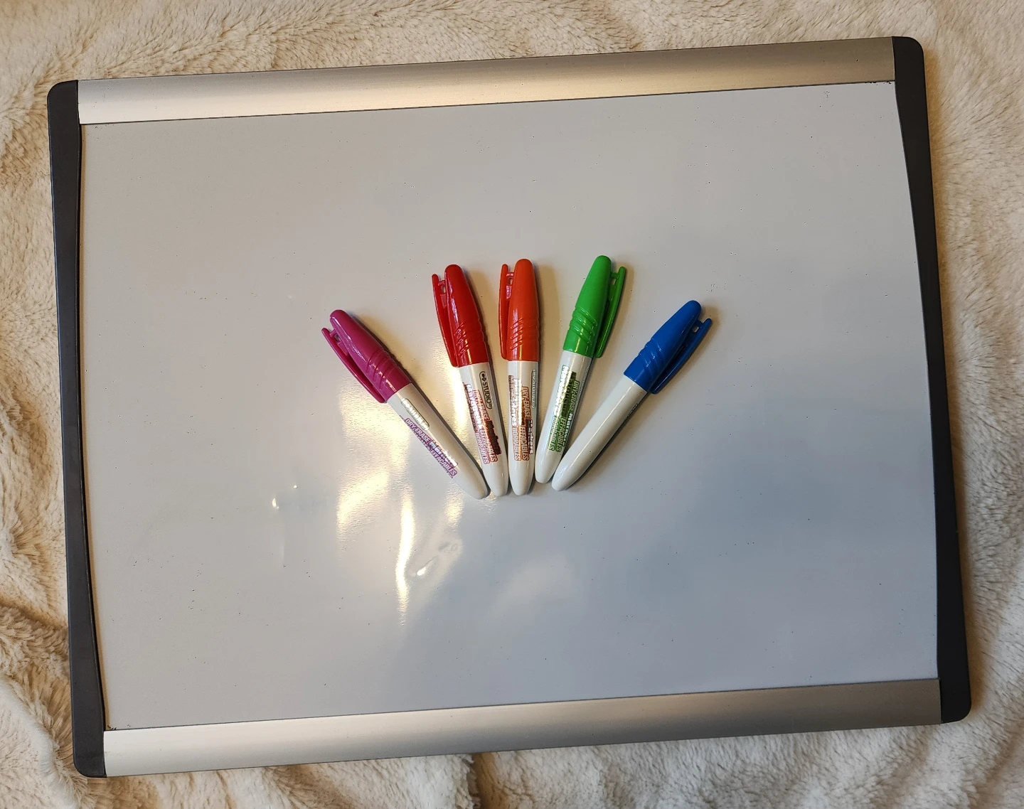Whiteboard with 5 Dry-Erase Markers