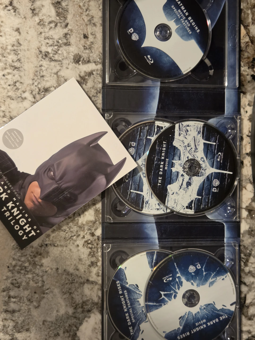 The Dark Knight Trilogy Blu-ray Collection - photo 2