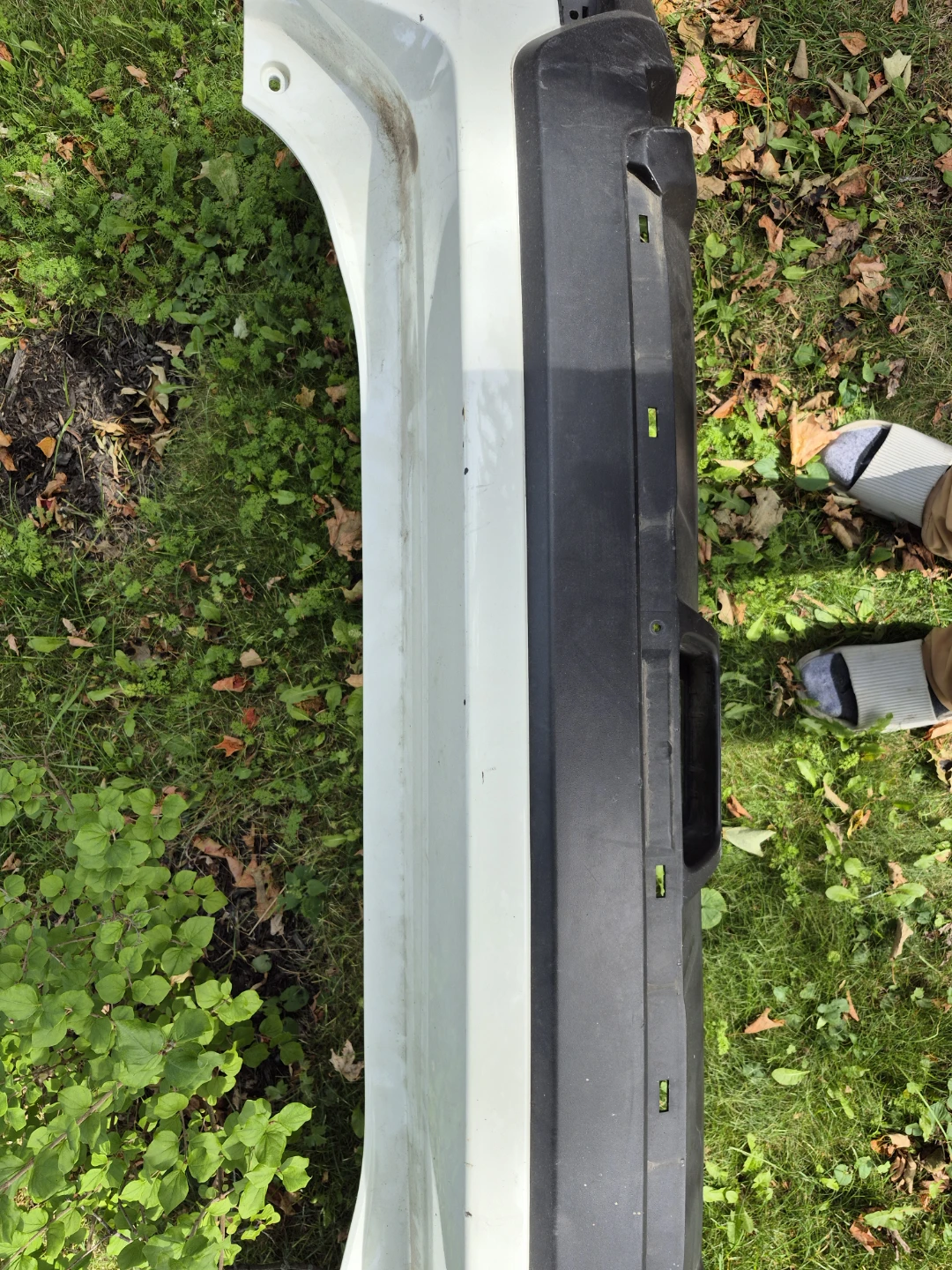 Nissan rogue 2017 White rear bumper cover - photo 5