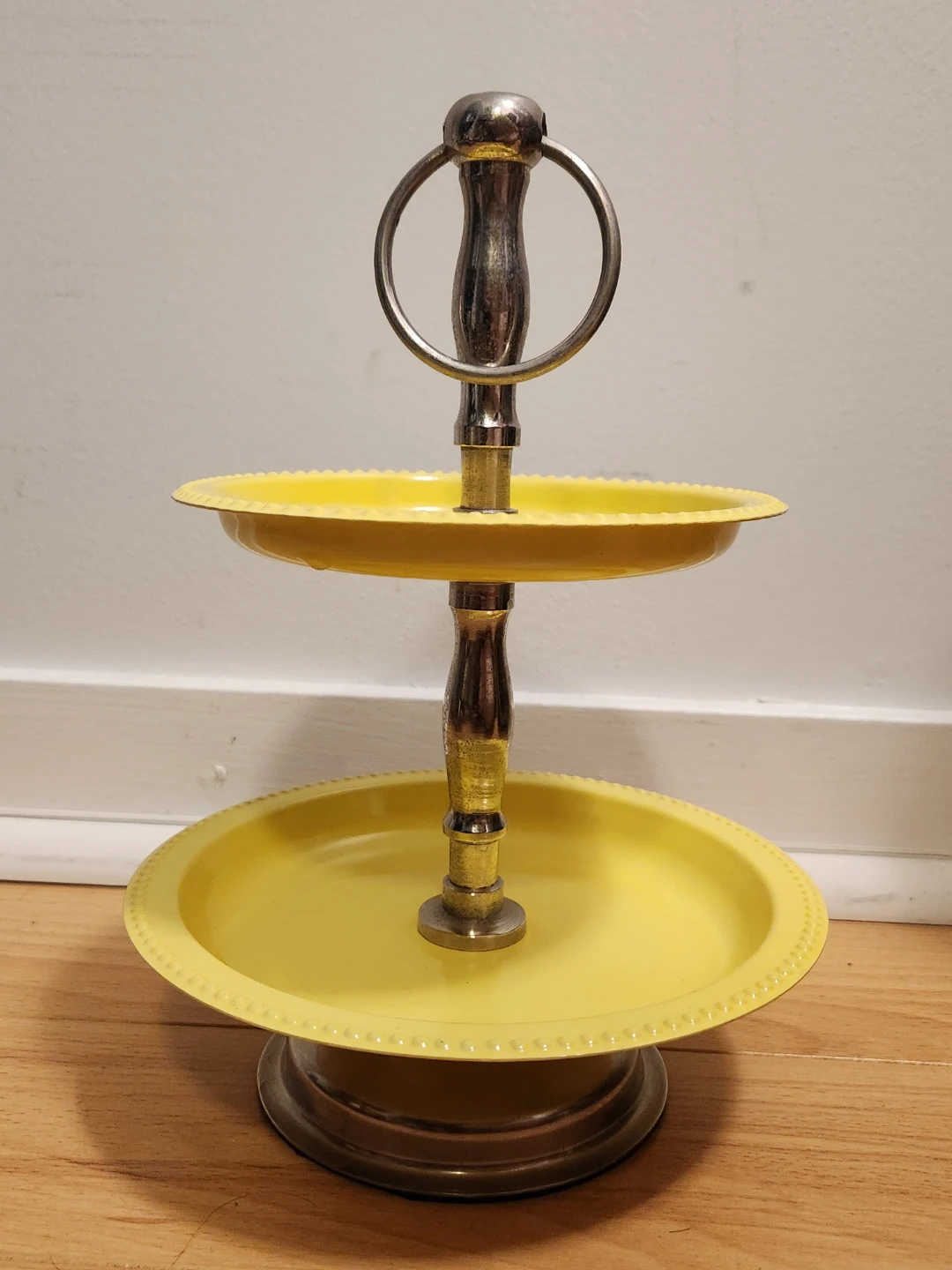 Cute 2-Tier Dessert Stand