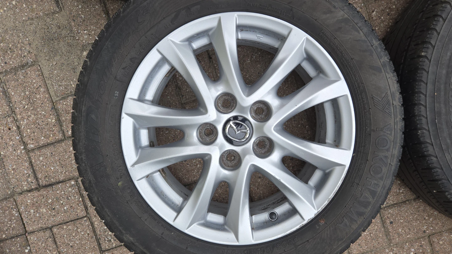 Mazda 16 Alloy Wheels 205 60R16 - photo 2