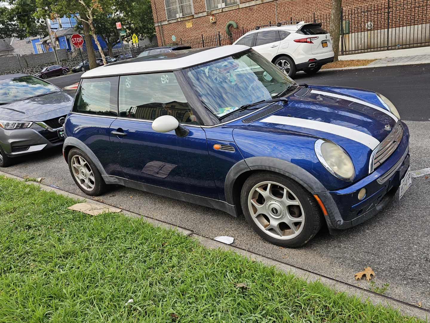 Mini Cooper Blue Hatchback - photo 4