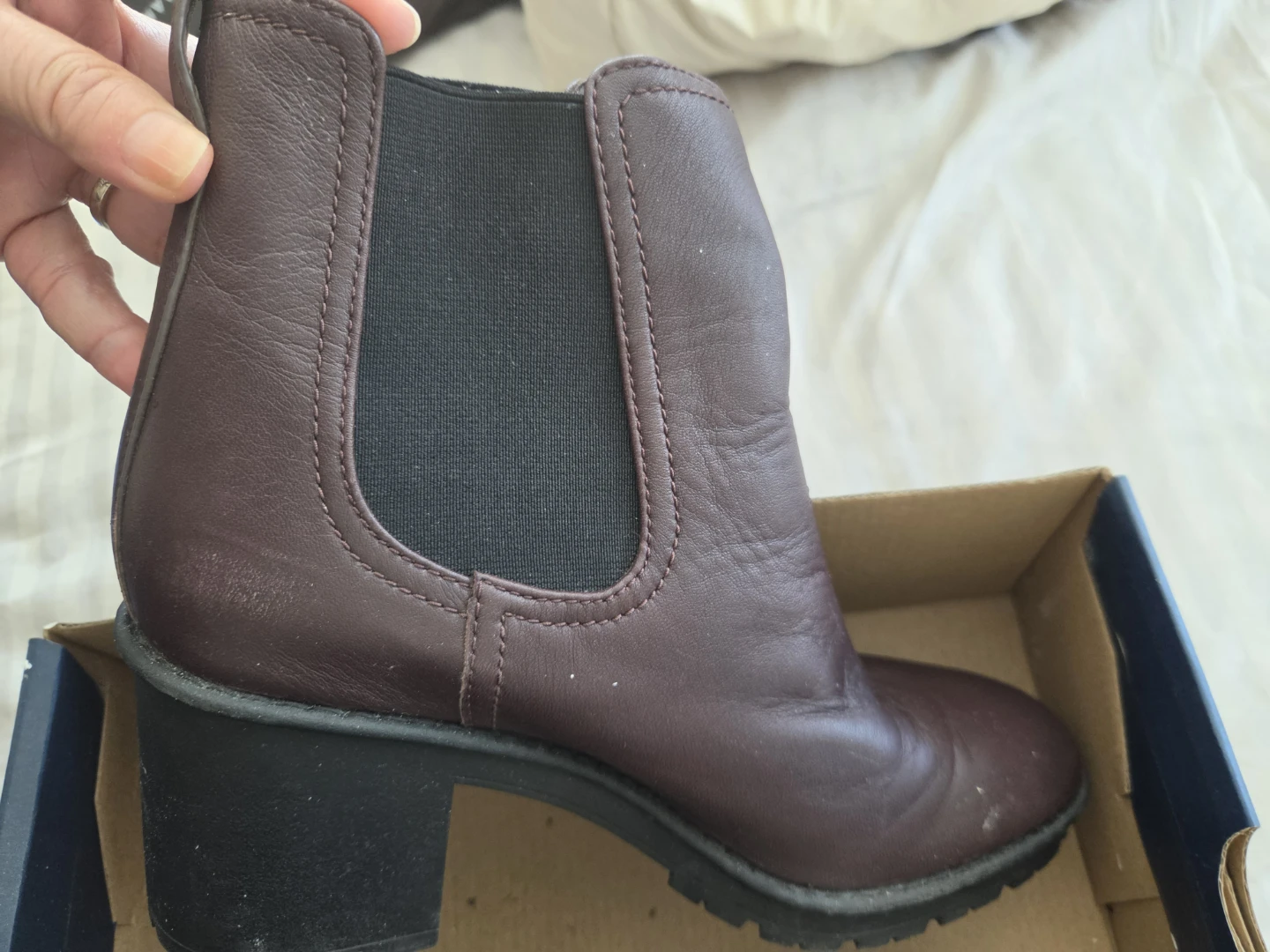 Vince Chelsea boots waterproof  womens size 8 - photo 5