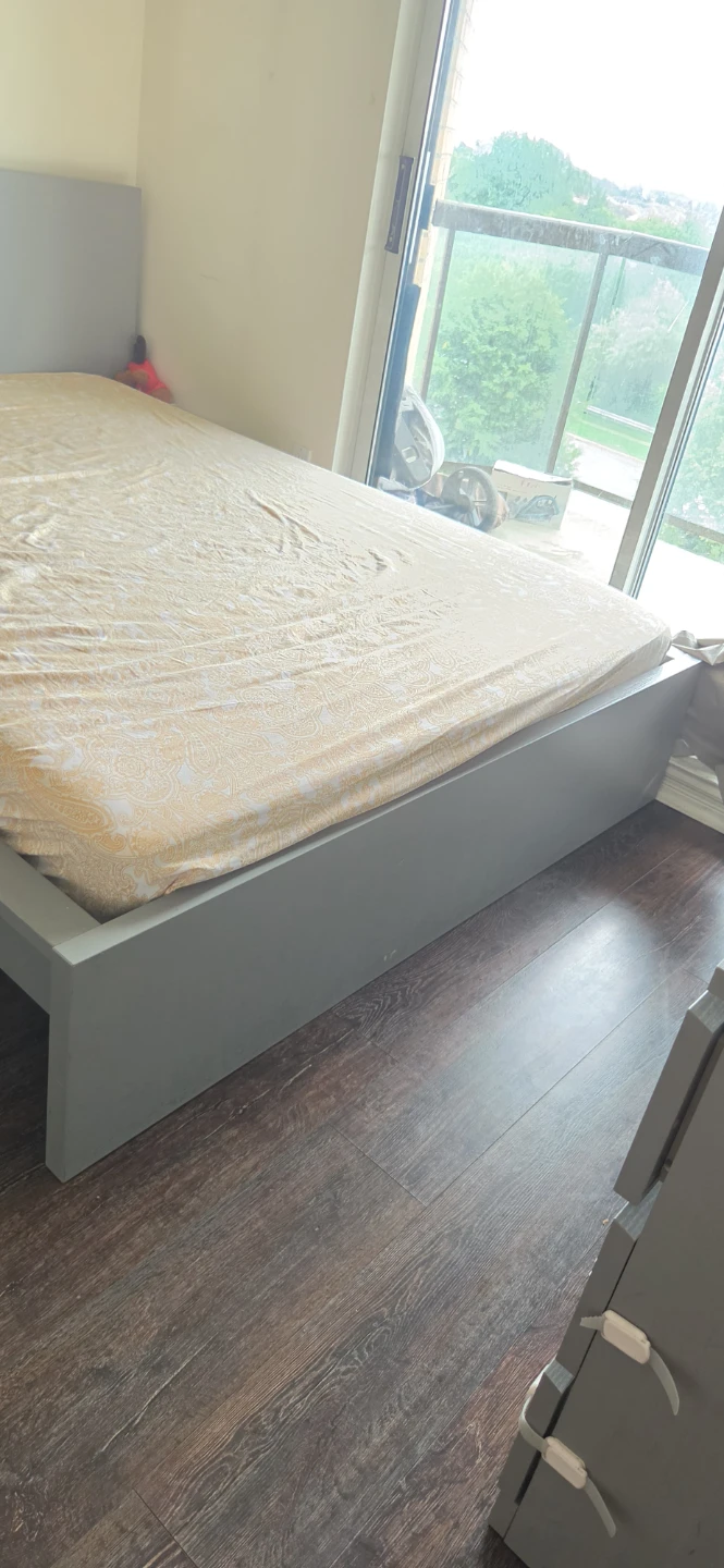 Queen bed - photo 2