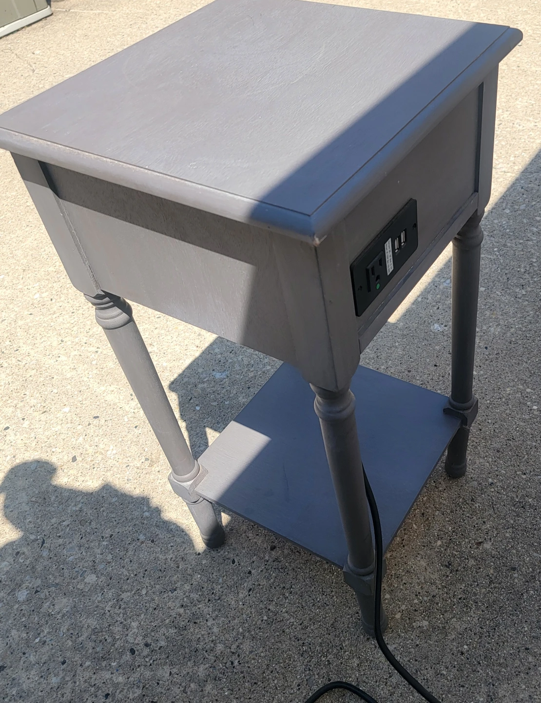Gray Charging End Table $50 - photo 3
