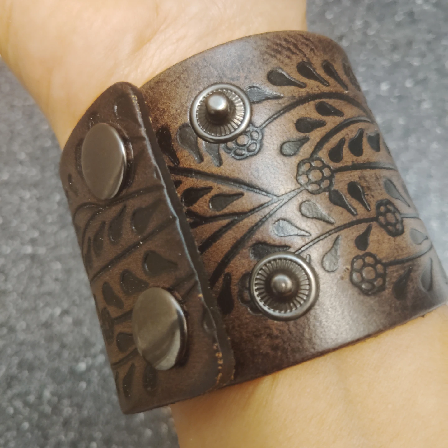 Vintage Brown Leather Wide Band Bracelet - photo 2