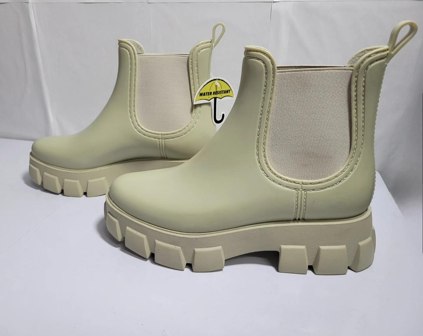 Brand new Cream Waterproof Chelsea Boots Size 10 (83) - photo 2