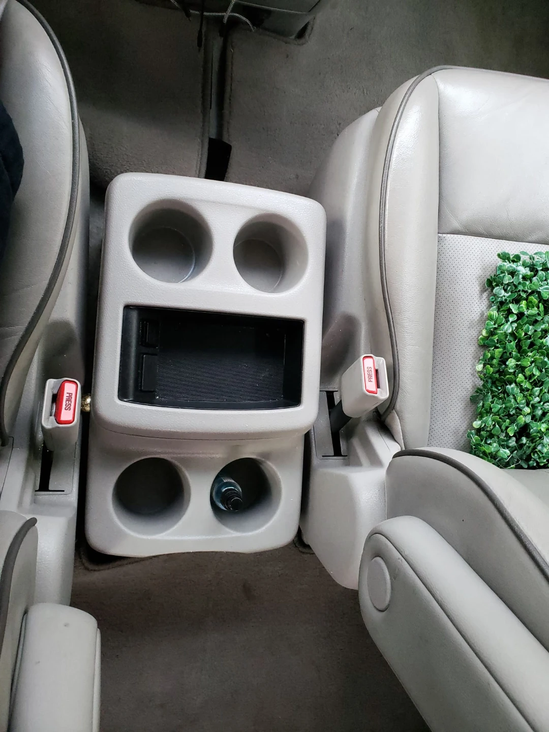 2011-2016 Nissan Quest Center Console - photo 4