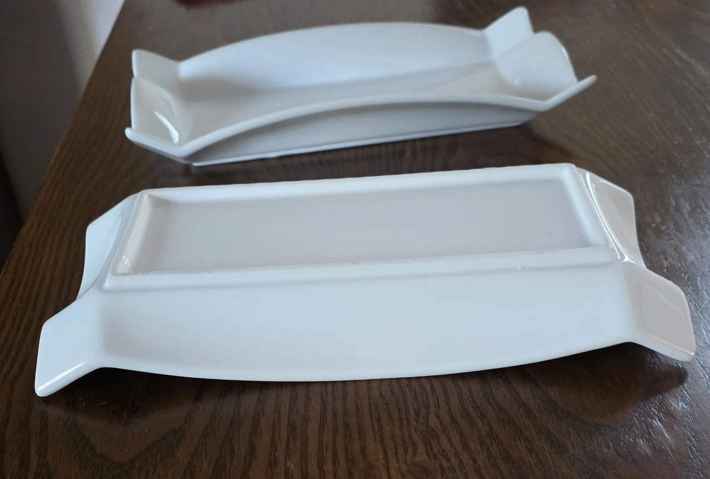 Two White Ceramic Serving Trays - photo 3