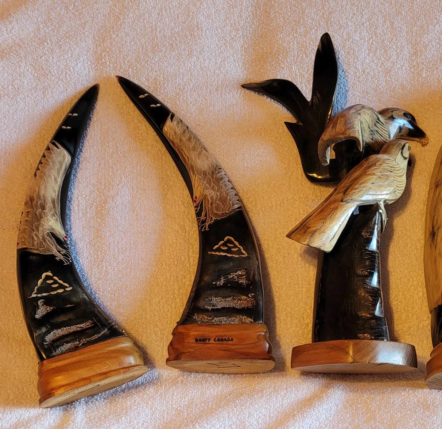 6 Vintage Hand-Carved Banff Souvenir Horn Statues - photo 3