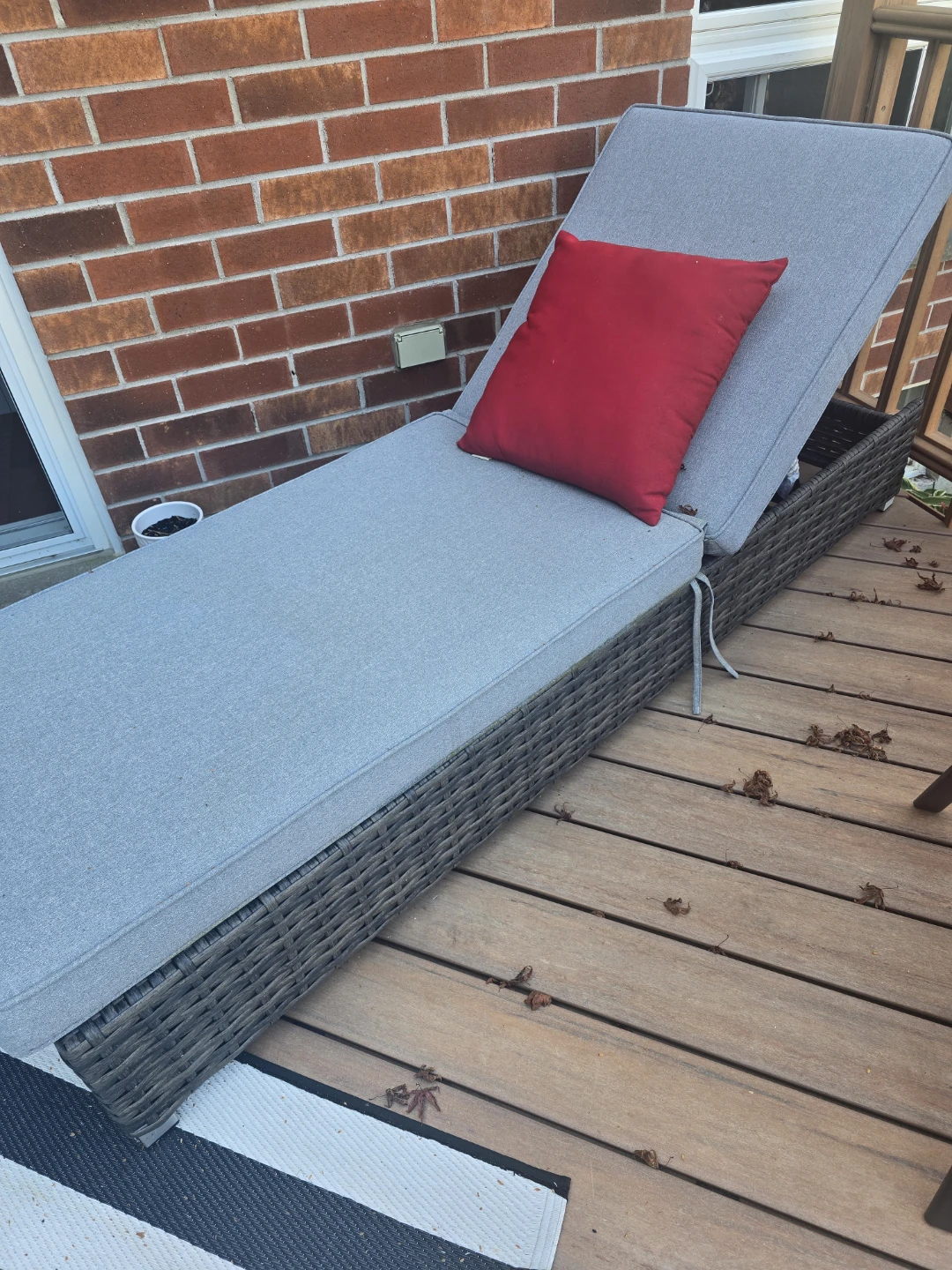 Wicker Outdoor Patio Chaise Lounge Chair