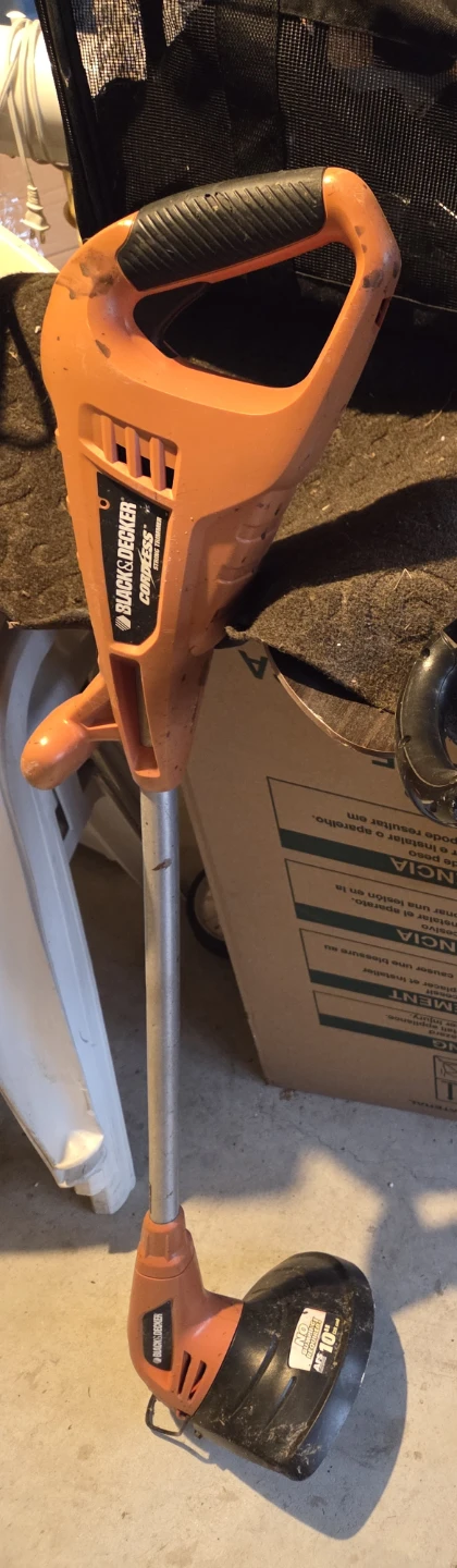Black & Decker Cordless String Trimmer