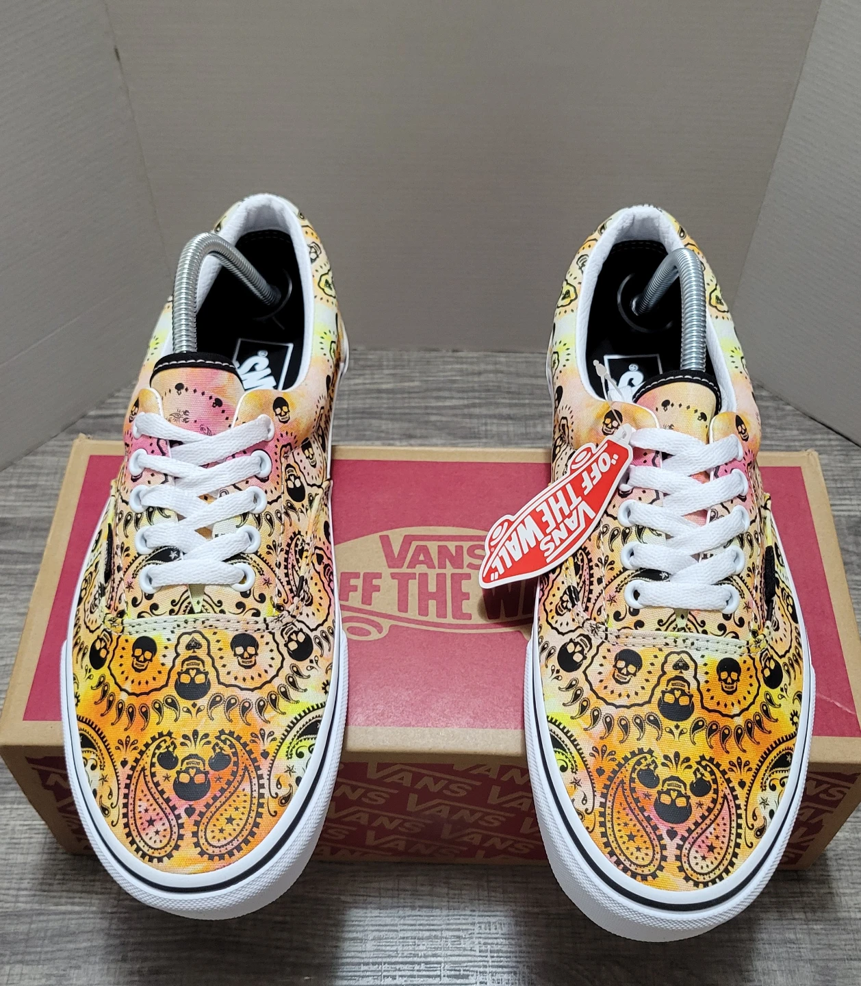 Vans Bandana Skull Print Sneakers Size 10 - photo 3