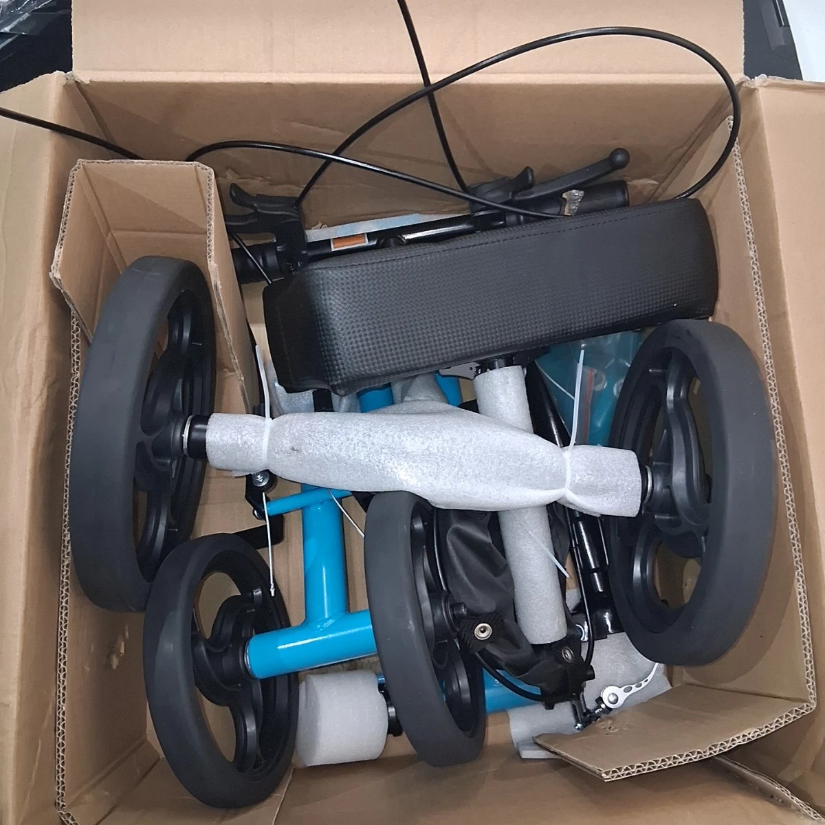 NEW- Elenker Economy Knee Scooter!! - photo 3