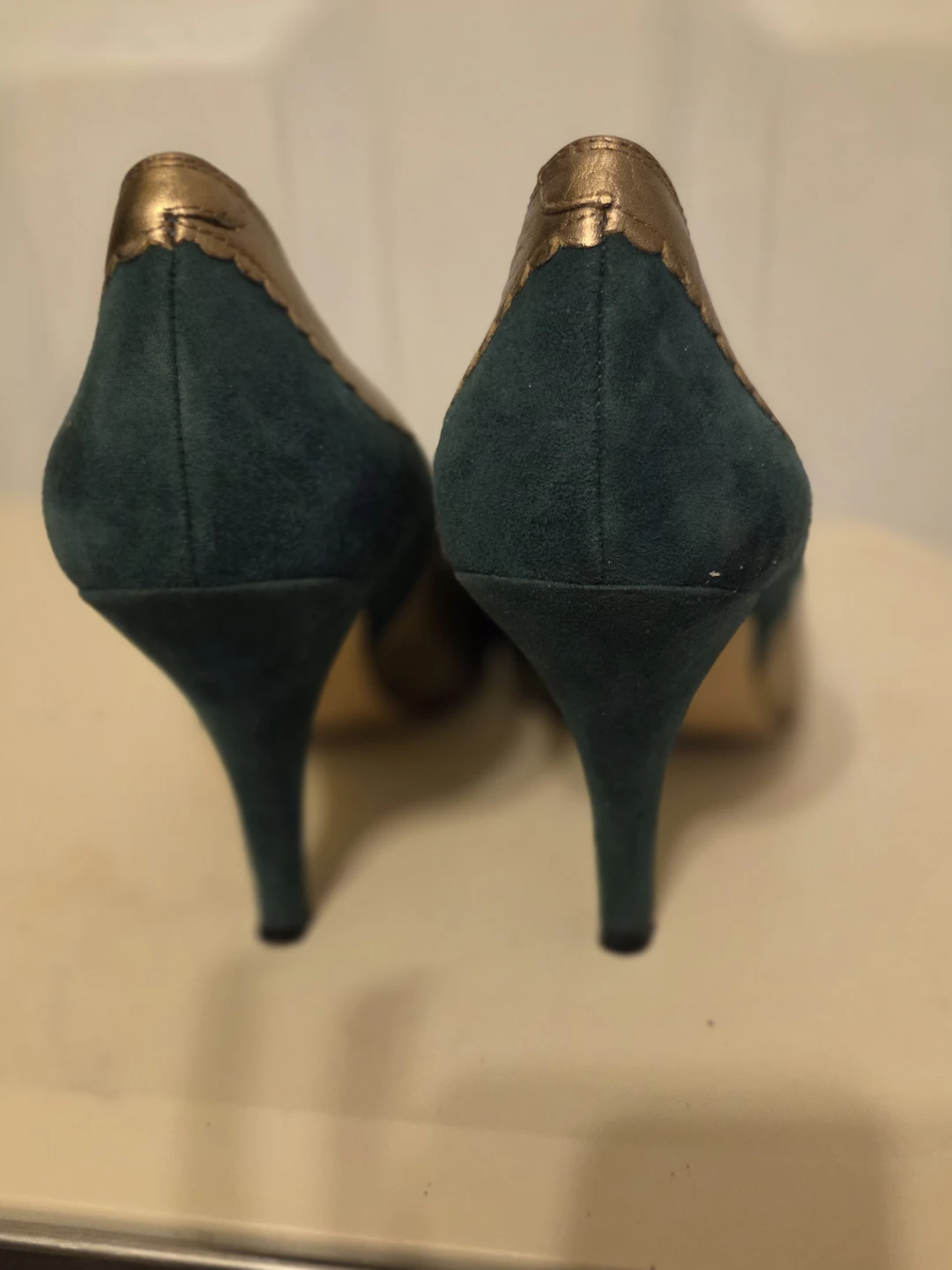 Enzo Angiolini Teal Suede and Gold Heels - photo 2