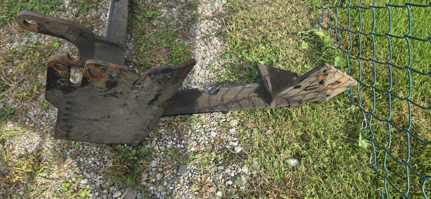 Boss snowplow mounting bracket - photo 4