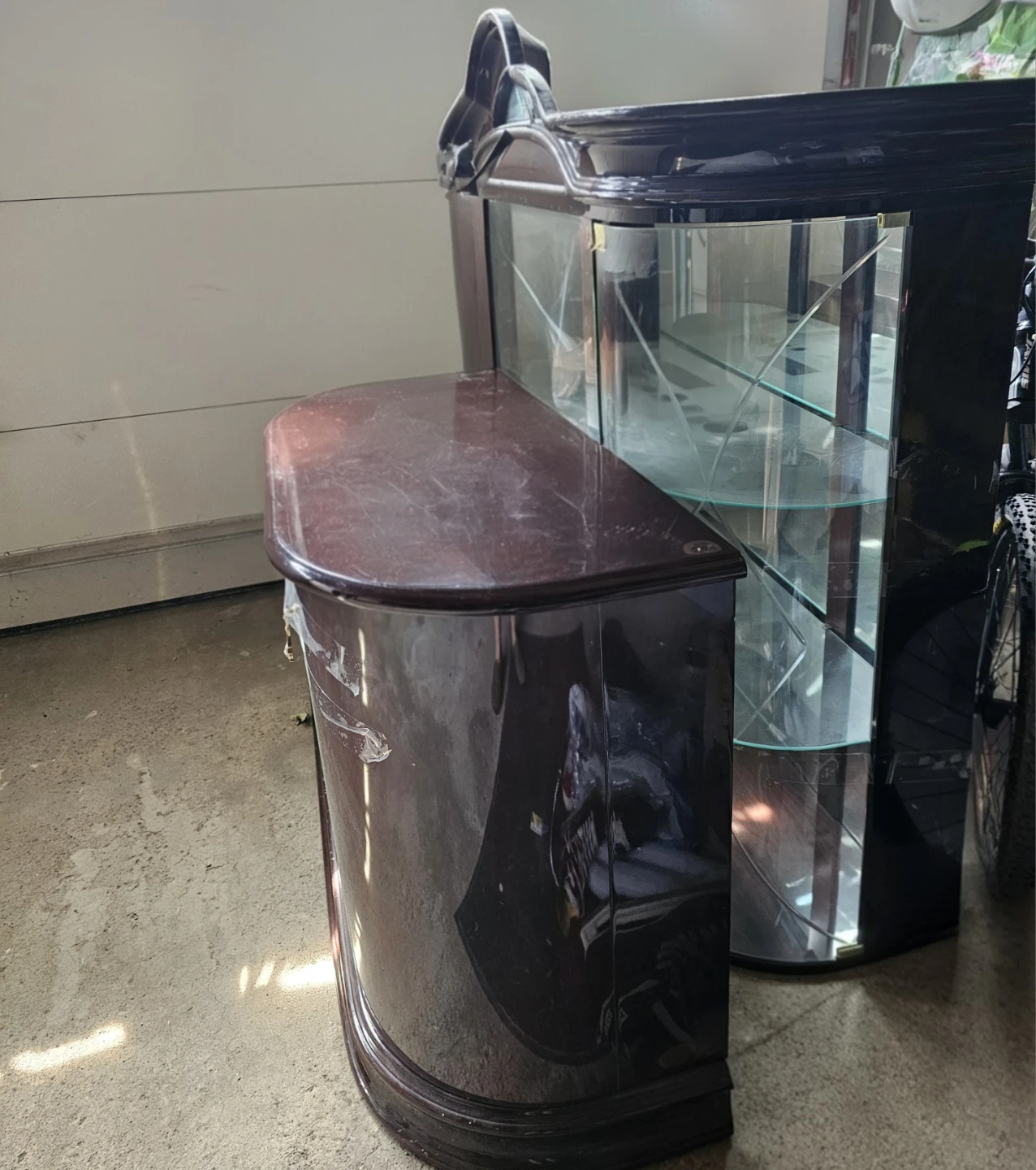 Display cabinet 60"*85"*18" - photo 5
