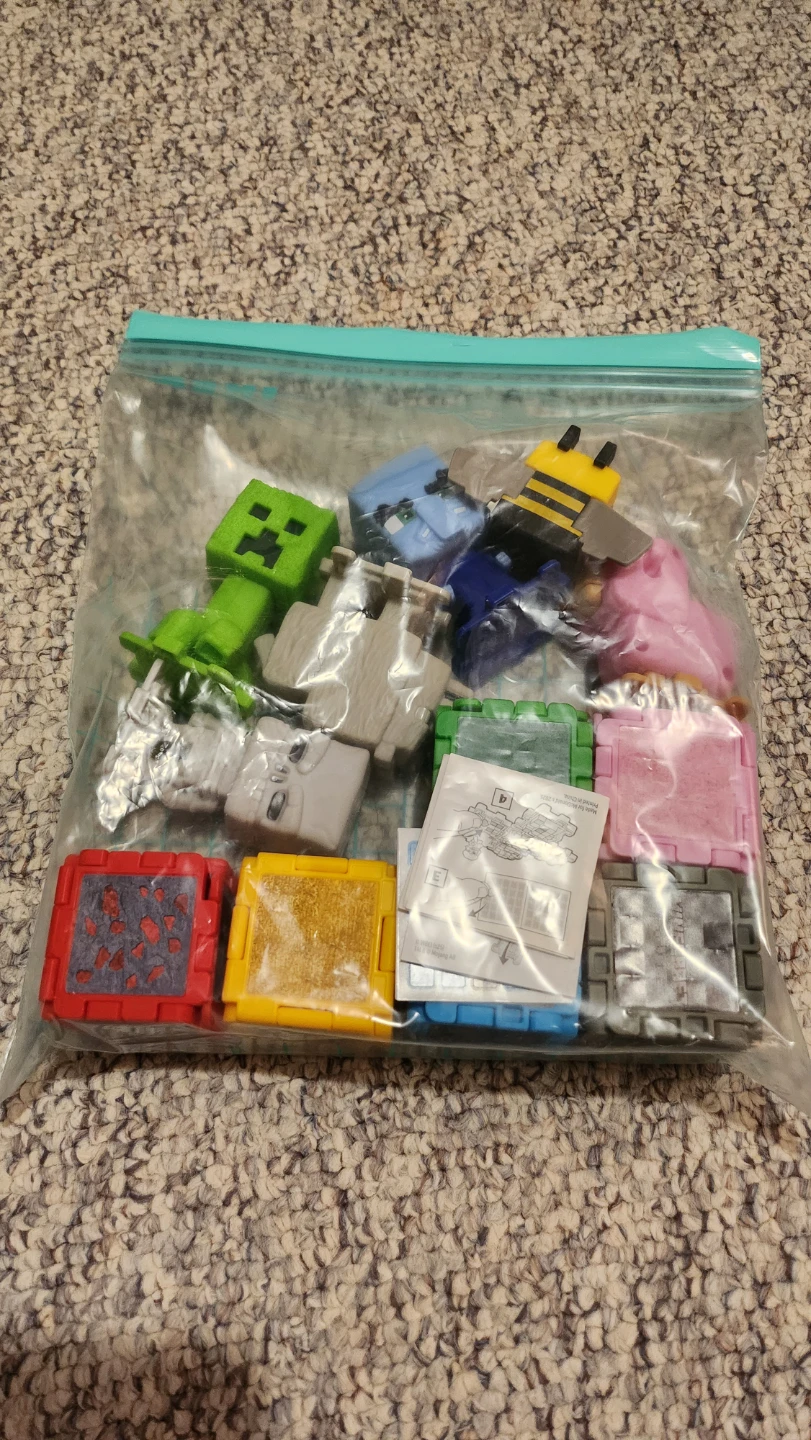 Minecraft Mini Figures & Blocks Toy Set