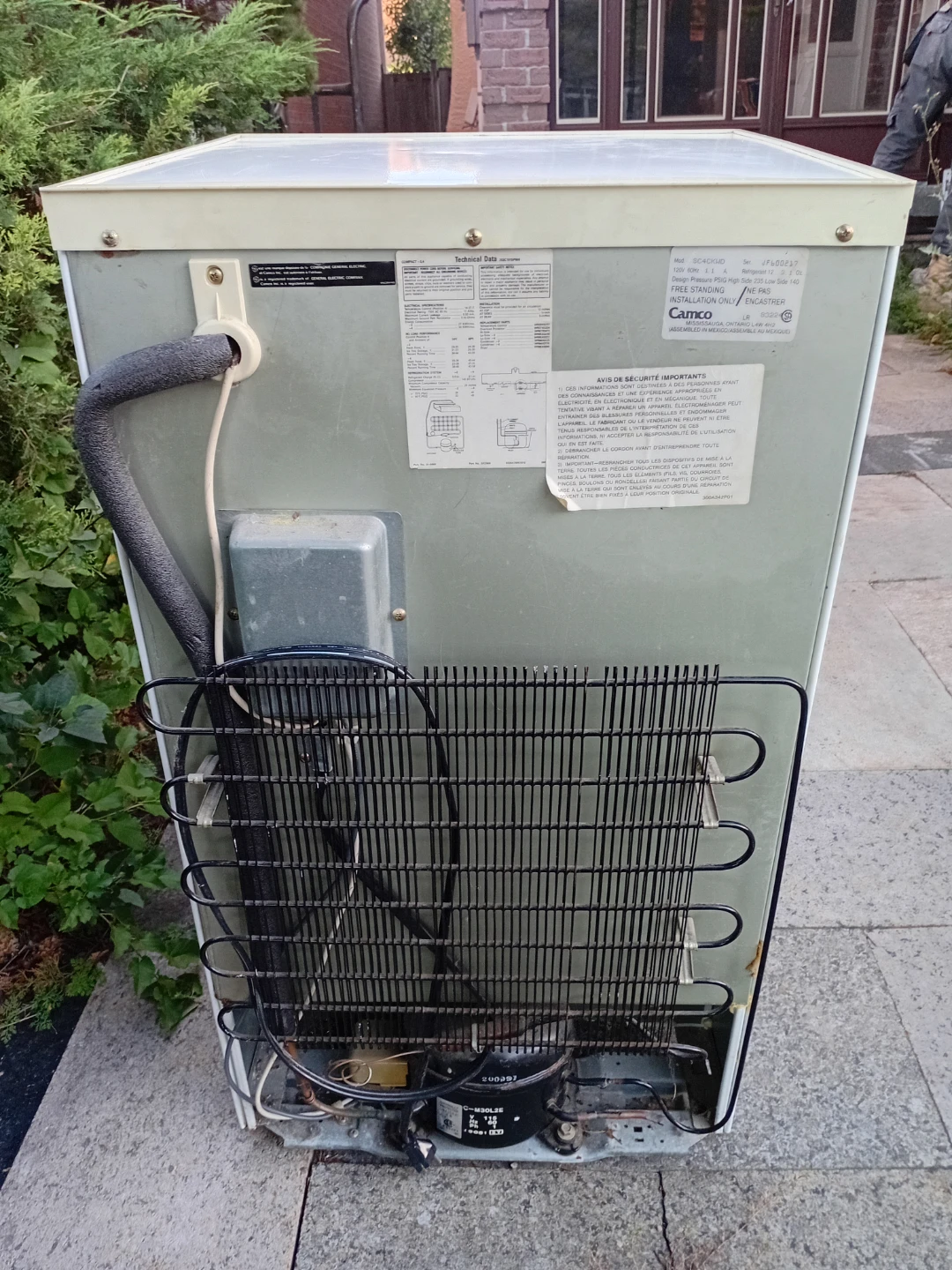 GE Compact Refrigerator - photo 5