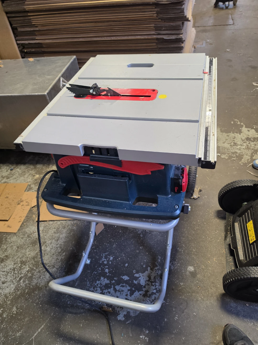 Bosch 4100XC Table Saw with Gravity Rise Stand