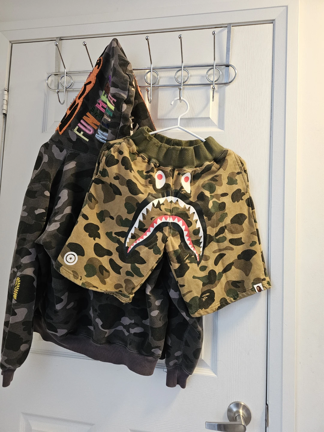 BAPE Shark Camo Shorts and Hoodie Set - photo 2